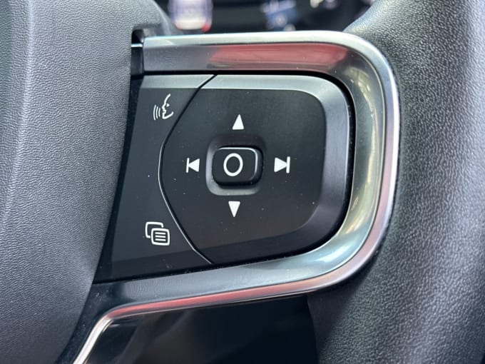2025 Volvo Xc40