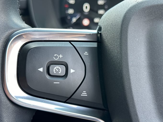 2025 Volvo Xc40