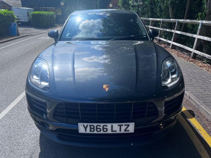 2025 Porsche Macan