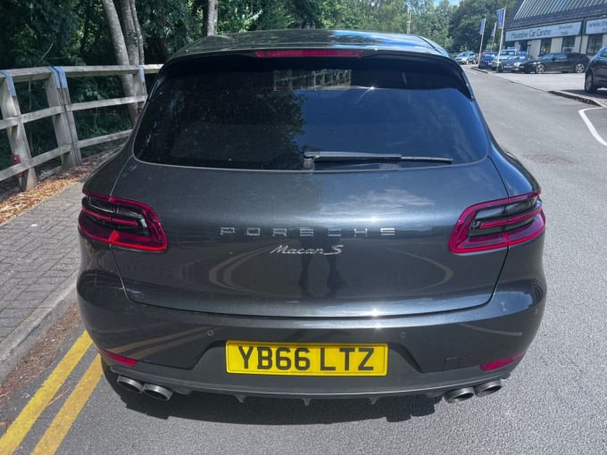 2025 Porsche Macan