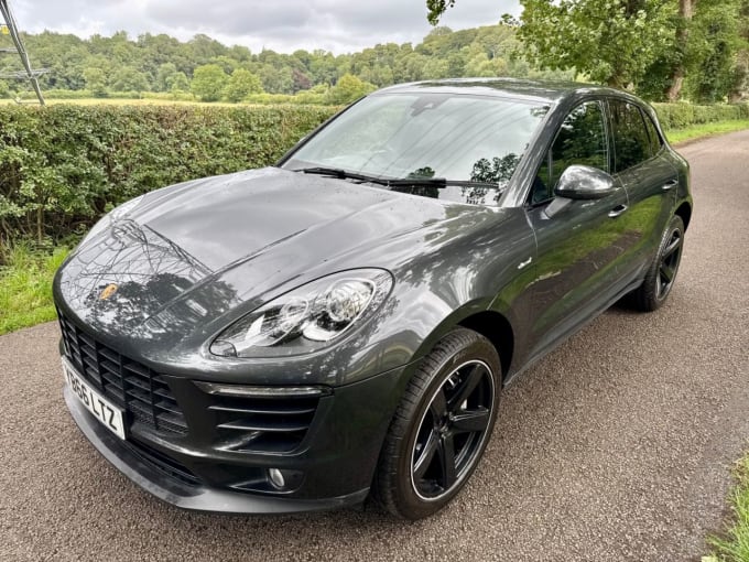 2025 Porsche Macan