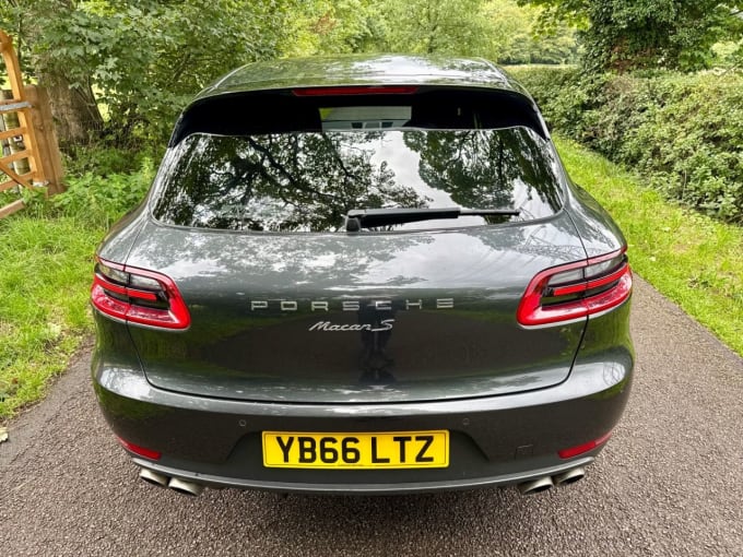 2025 Porsche Macan