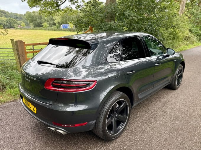 2025 Porsche Macan