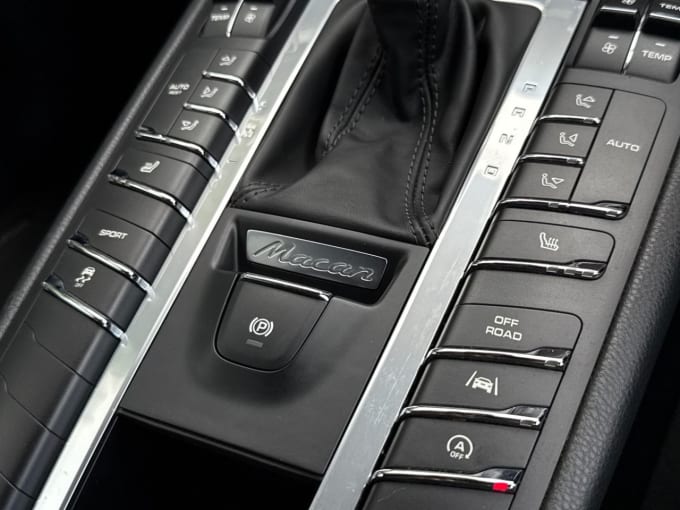 2025 Porsche Macan