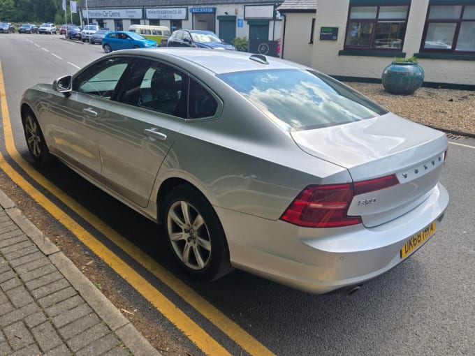 2025 Volvo S90