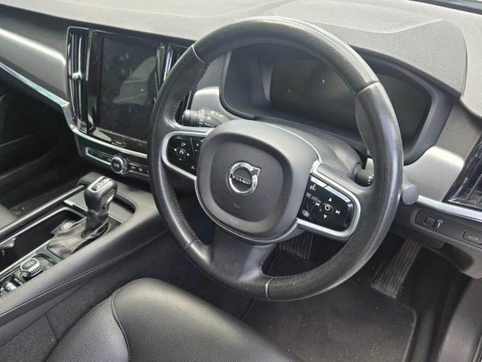 2025 Volvo S90