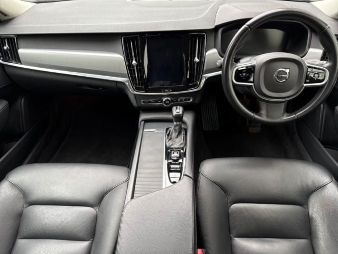 2025 Volvo S90