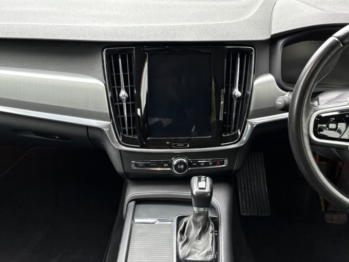2025 Volvo S90