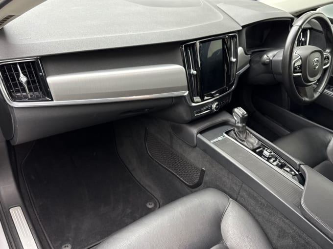 2025 Volvo S90