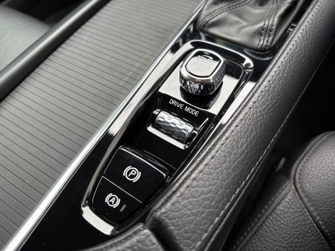 2025 Volvo S90