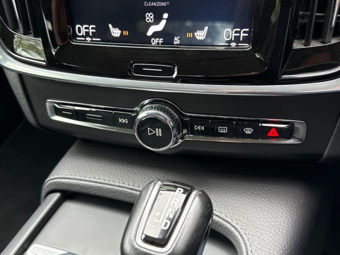 2025 Volvo S90