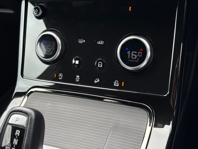 2025 Land Rover Range Rover Evoque