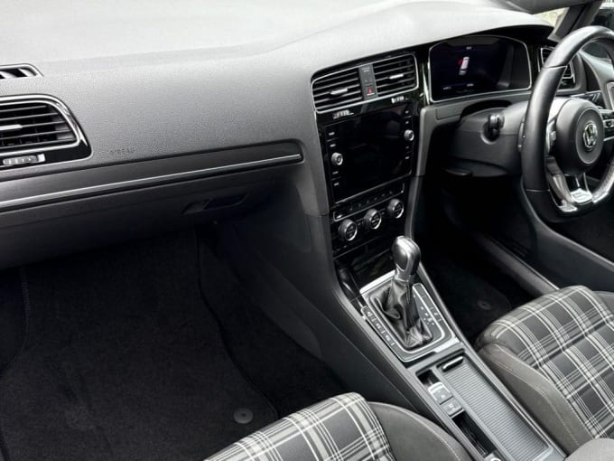 2025 Volkswagen Golf