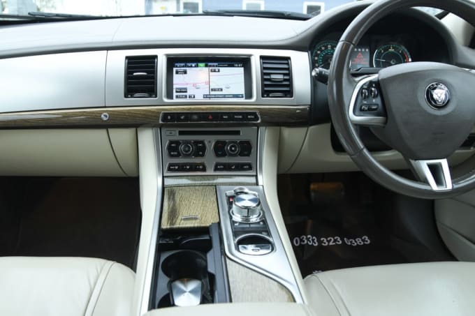2014 Jaguar Xf