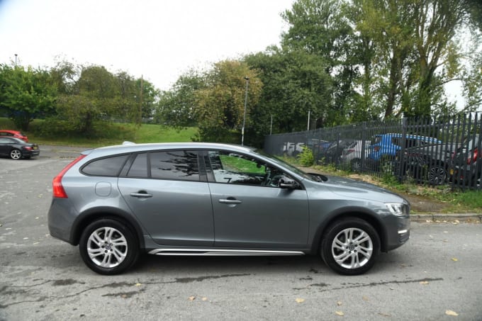 2024 Volvo V60 Cross Country