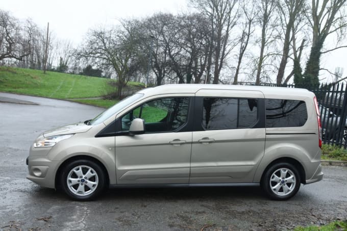 2025 Ford Grand Tourneo Connect