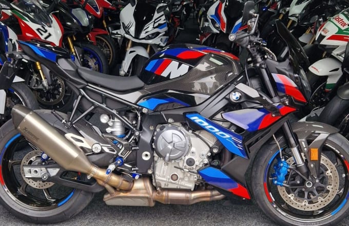 2023 BMW M 1000 R