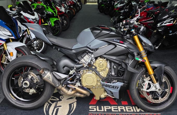 2023 Ducati Streetfighter V4