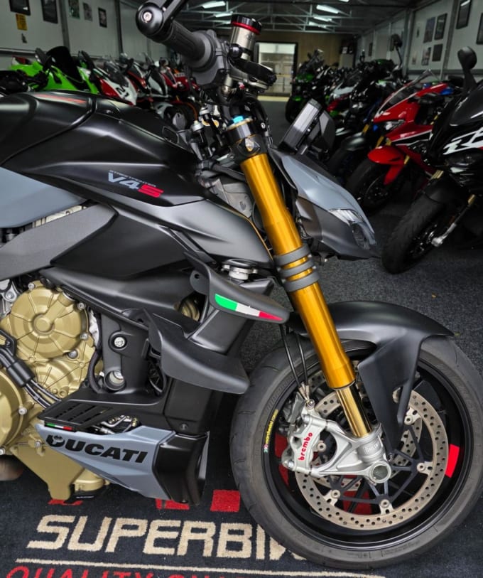 2023 Ducati Streetfighter V4