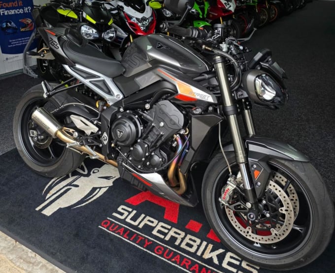 2024 Triumph Street Triple Rs