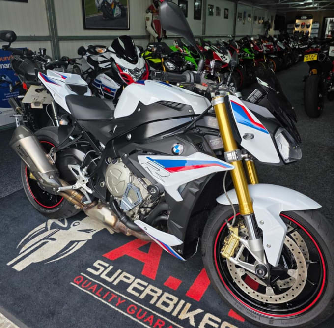 2017 BMW S 1000 R