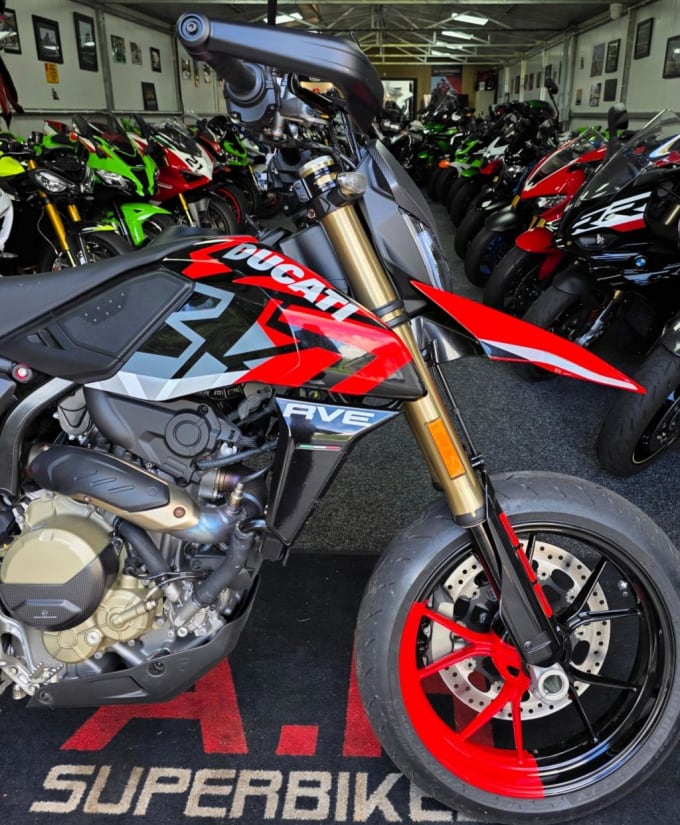 2025 Ducati Hypermotard 698