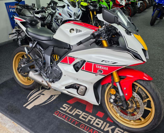 2023 Yamaha Yzf R7 (yzf690)