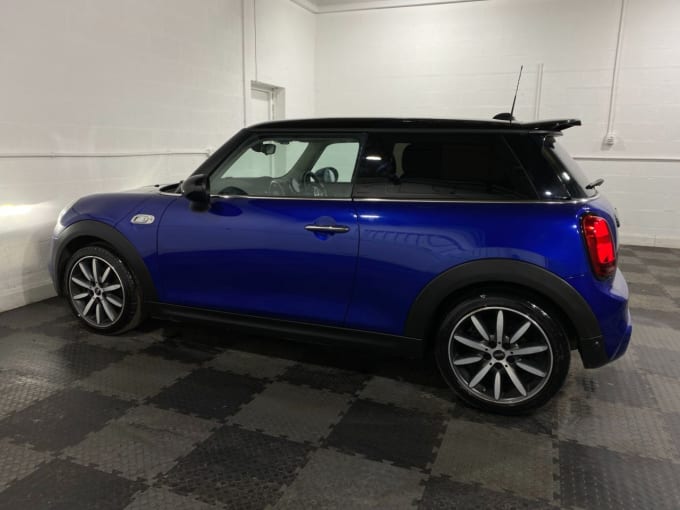 2025 Mini Hatch