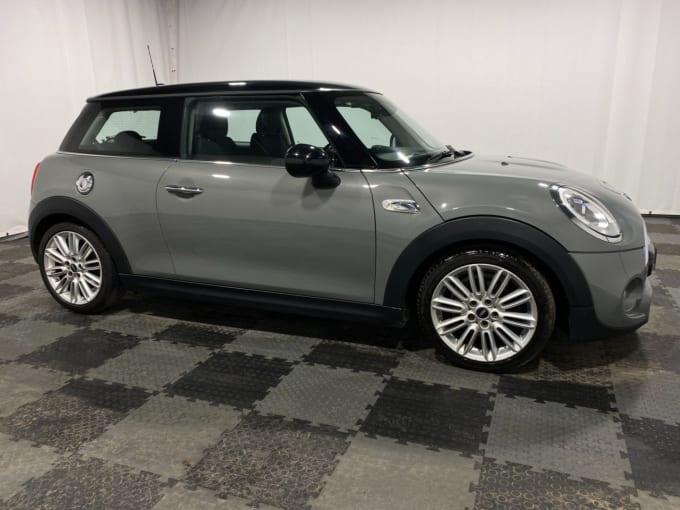 2025 Mini Hatch