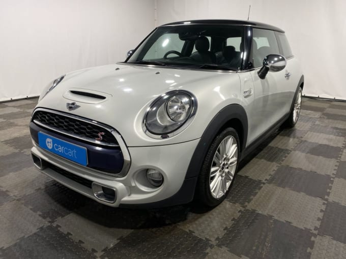 2025 Mini Hatch