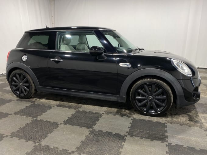 2025 Mini Hatch