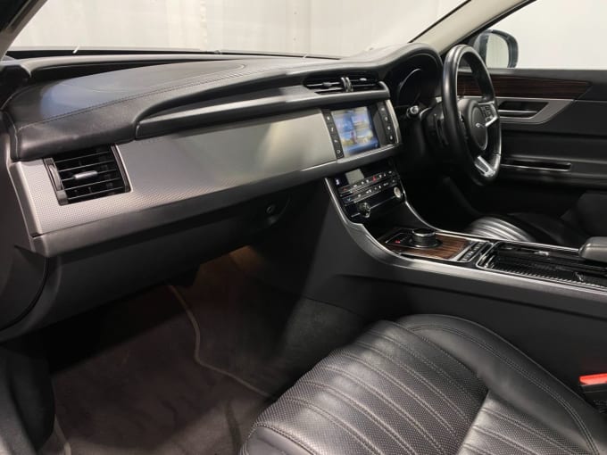 2018 Jaguar Xf