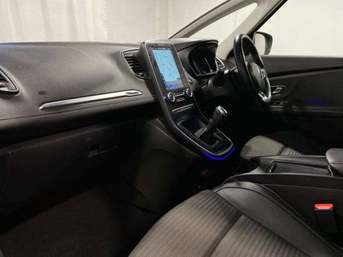 2025 Renault Grand Scenic