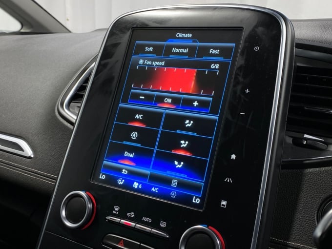 2025 Renault Grand Scenic
