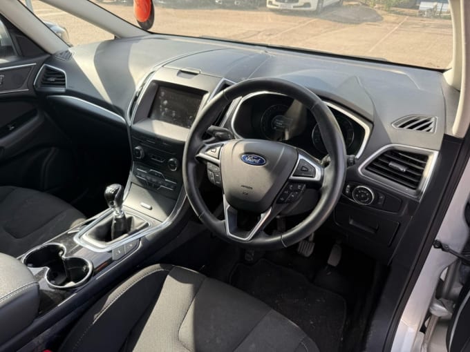 2025 Ford S-max
