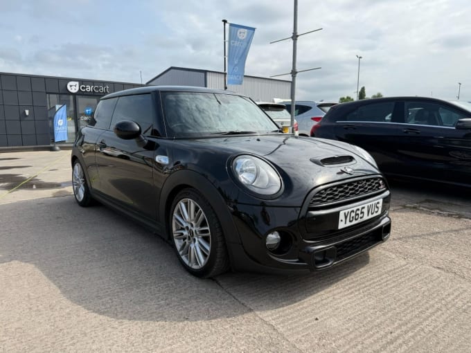 2025 Mini Hatch
