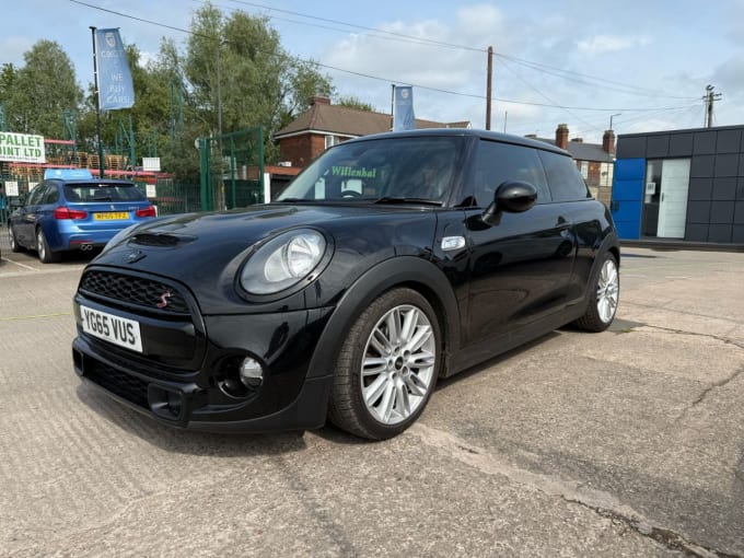 2025 Mini Hatch