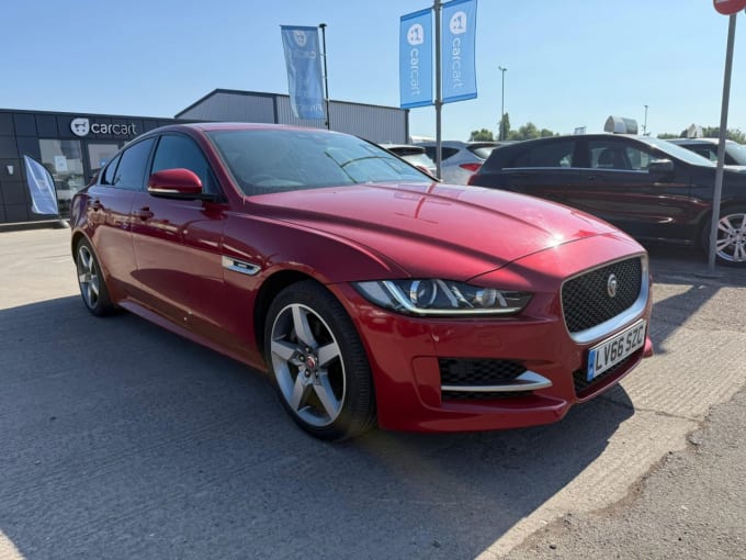 2025 Jaguar Xe