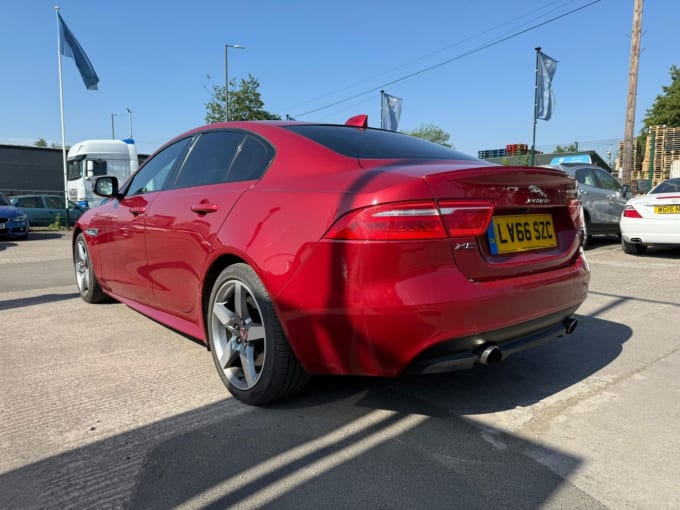 2025 Jaguar Xe