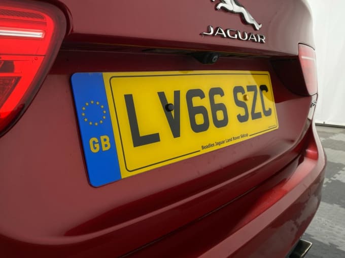 2025 Jaguar Xe