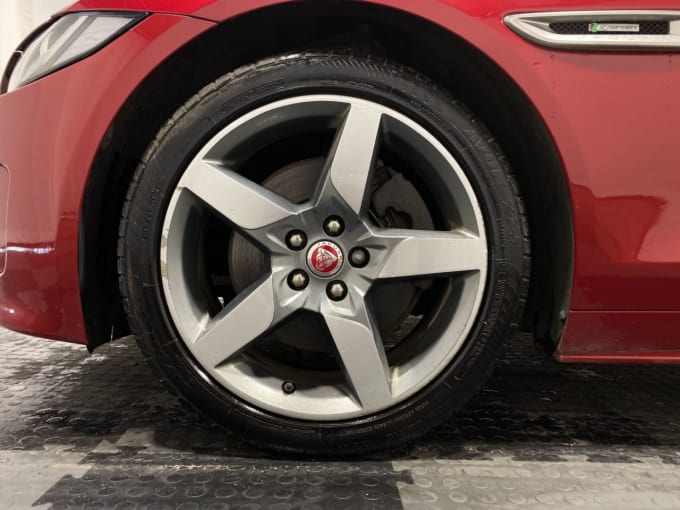 2025 Jaguar Xe