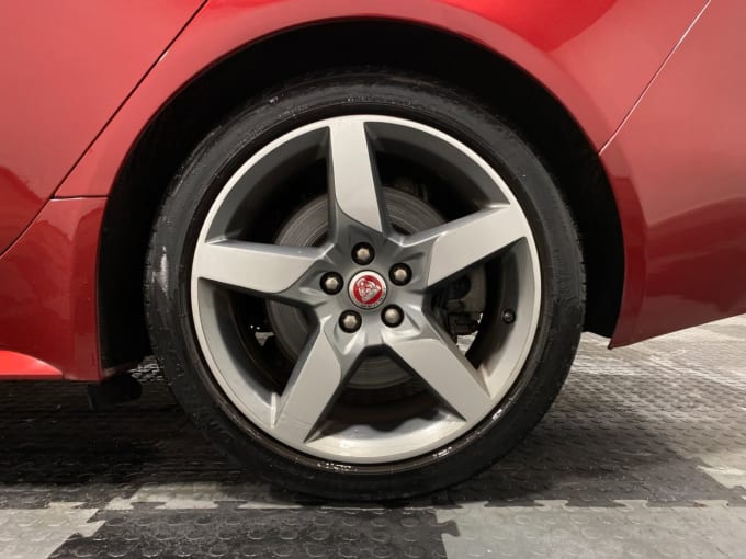 2025 Jaguar Xe