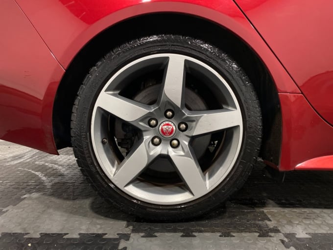 2025 Jaguar Xe