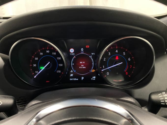 2025 Jaguar Xe