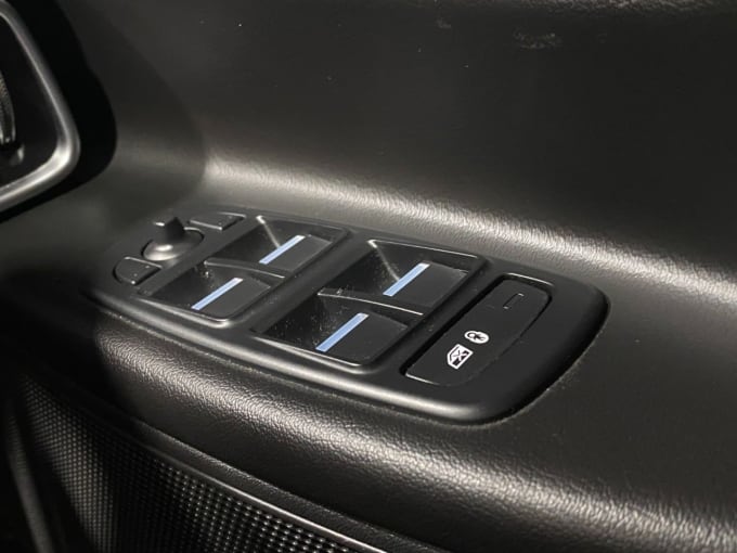 2025 Jaguar Xe