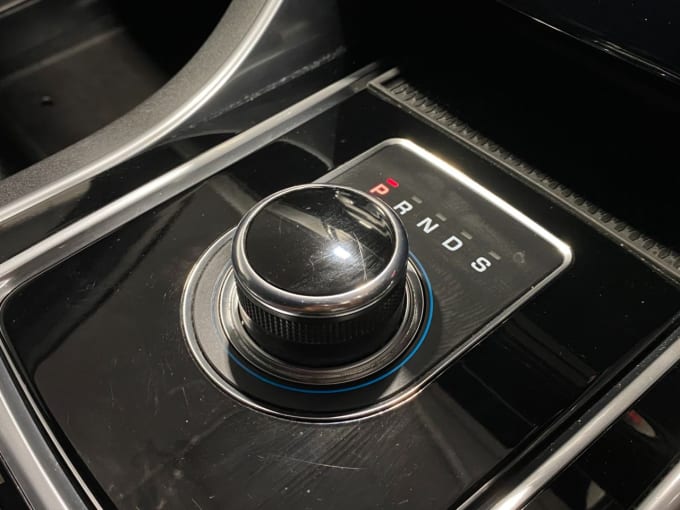 2025 Jaguar Xe