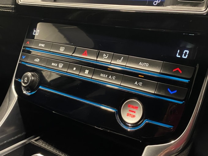2025 Jaguar Xe