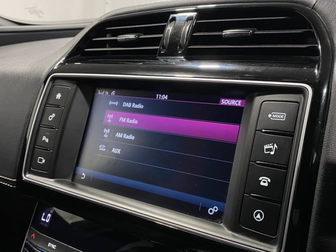 2025 Jaguar Xe