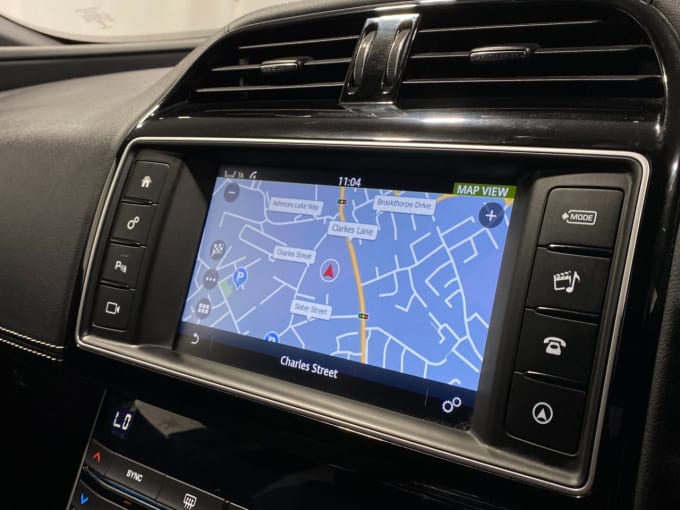 2025 Jaguar Xe