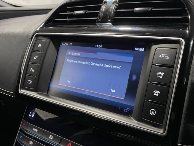 2025 Jaguar Xe